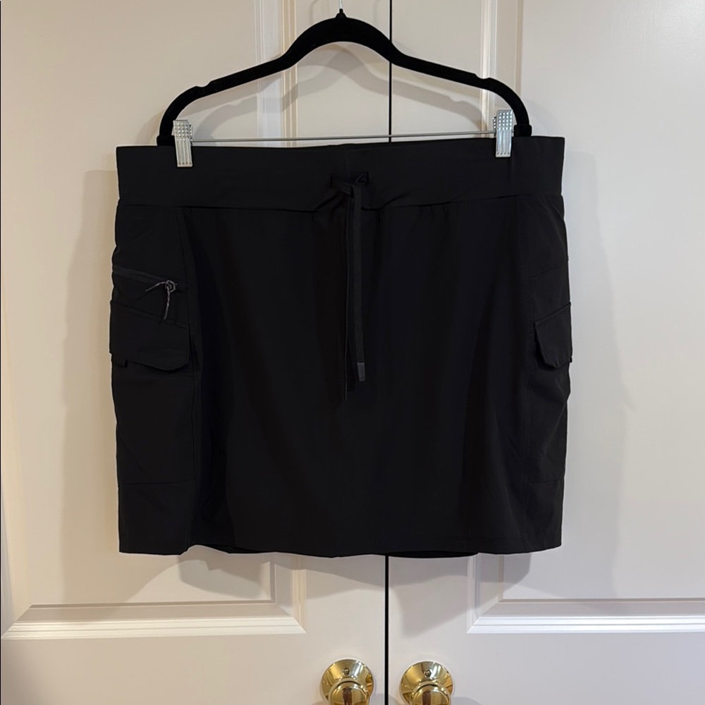 Black Mini skirt + short for playing sports